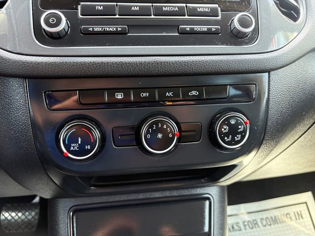 Used 2014 Volkswagen Tiguan S image 19