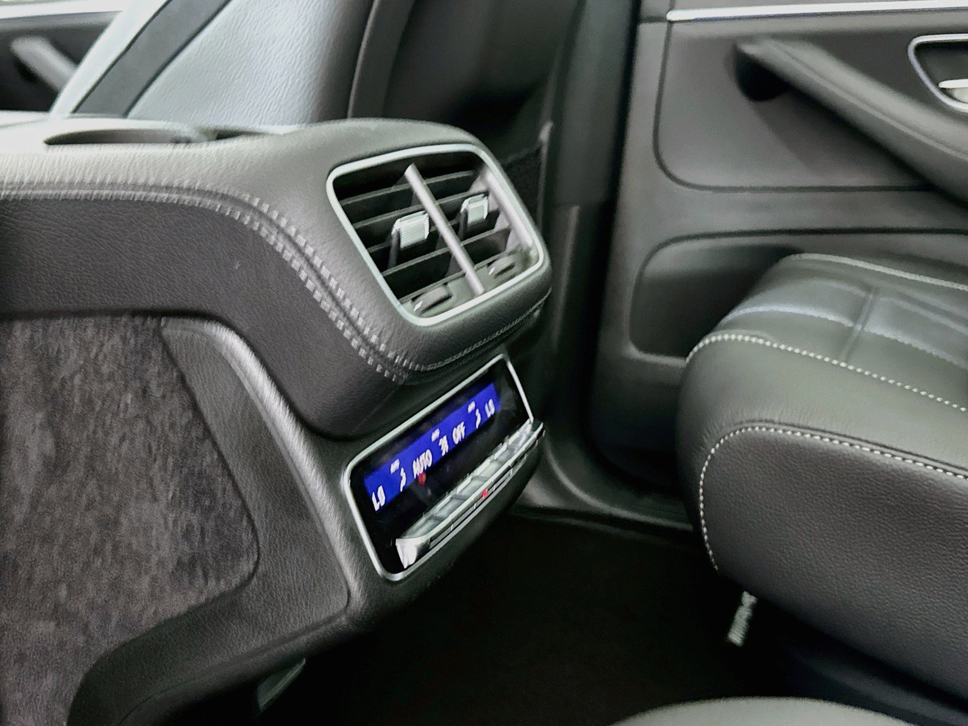 New 2027 Mercedes-Benz GLS 450 4MATIC image 28