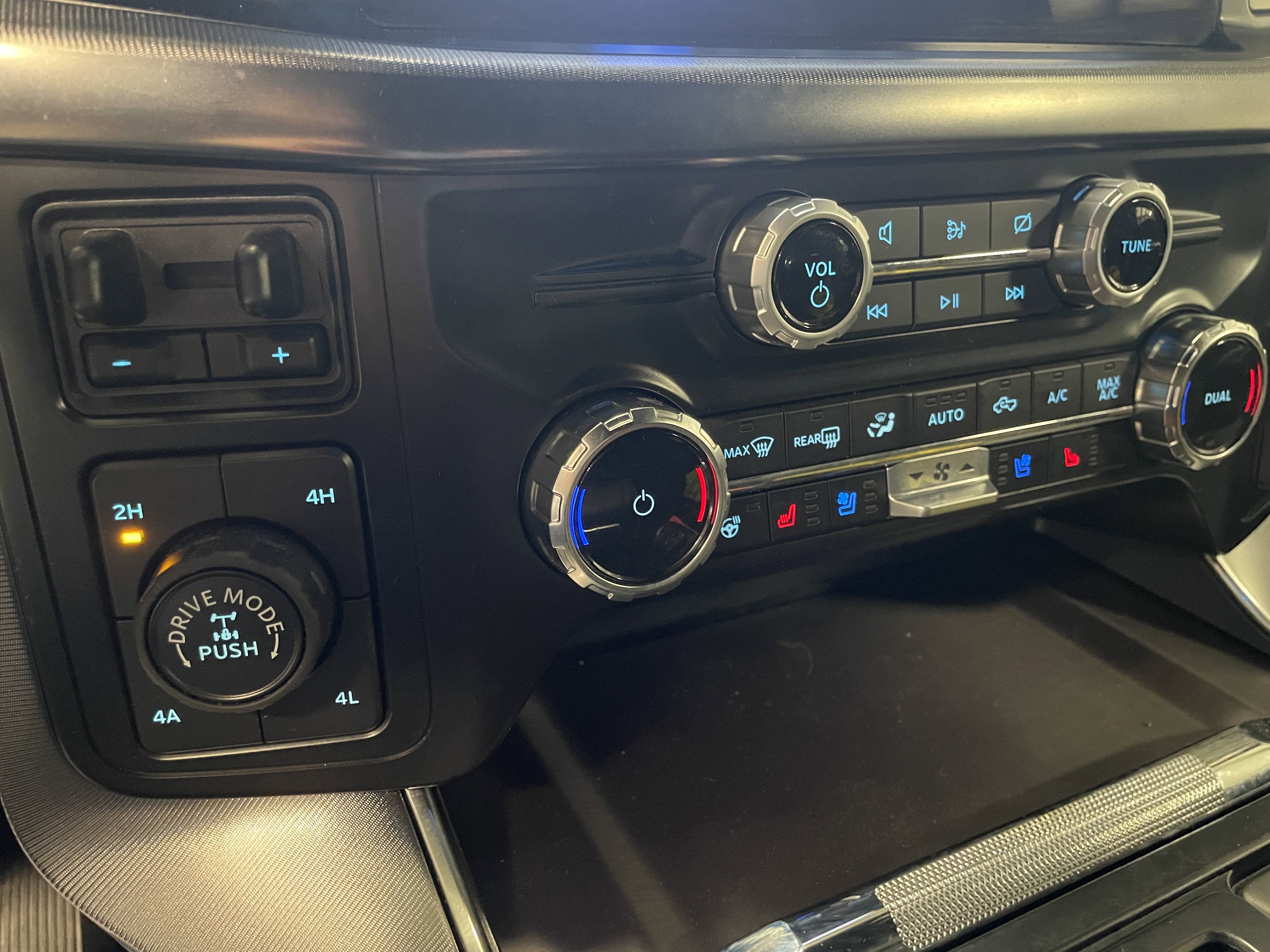 Used 2024 Ford F150 Platinum w/ Equipment Group 702A High image 15