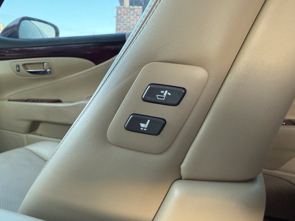 Used 2008 Lexus LS 460 w/ Comfort Pkg RWD image 14