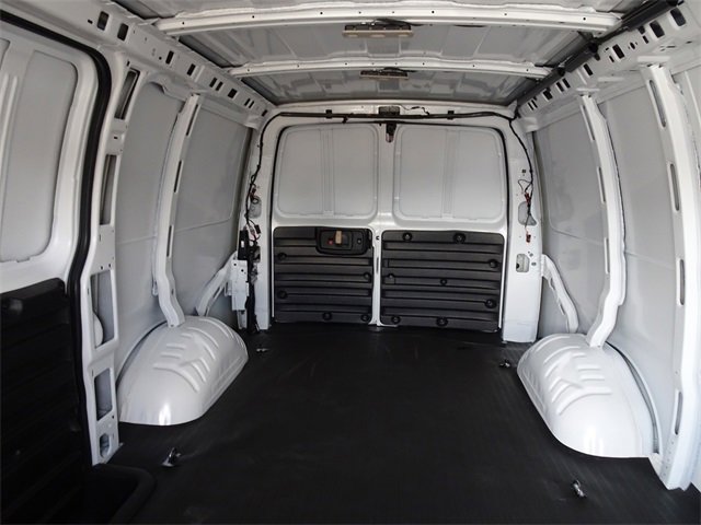 New 2025 GMC Savana 3500 w/ Driver Convenience Package image 17