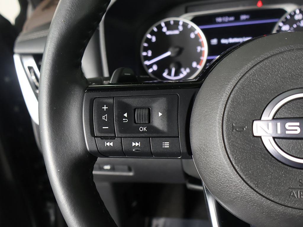 Used 2023 Nissan Rogue SV w/ SV Premium Package image 39