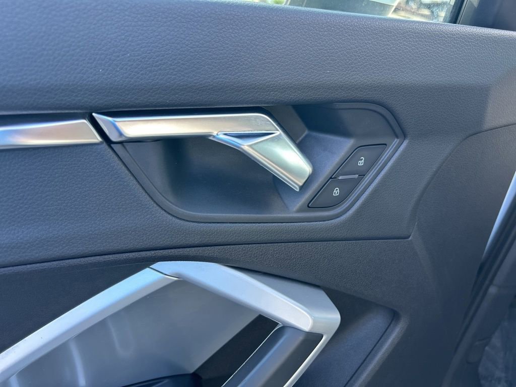 Used 2020 Audi Q3 2.0T Premium Plus w/ Premium Plus Package image 36