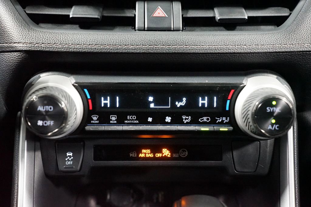 Used 2025 Toyota RAV4 XLE image 20