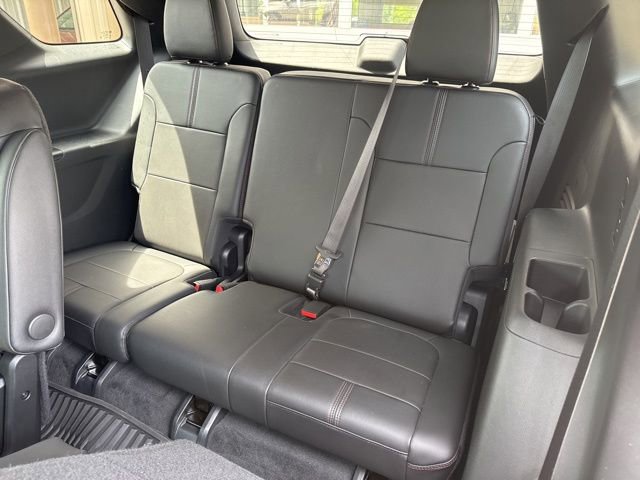 Used 2023 Chevrolet Traverse RS FWD image 12
