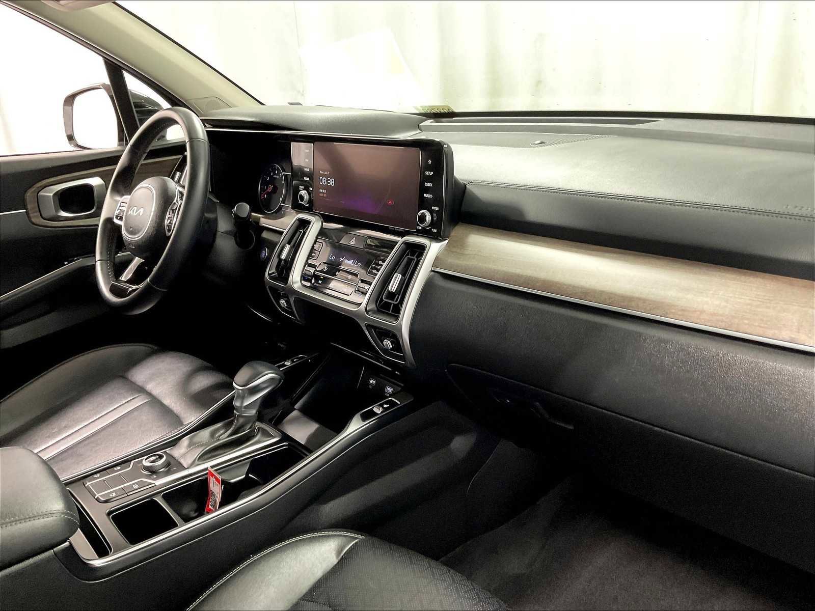 Used 2022 Kia Sorento S image 14
