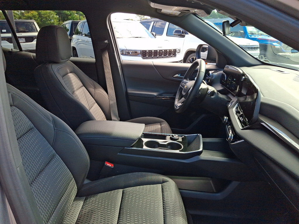 Used 2026 Chevrolet Equinox LT AWD/4WD image 12