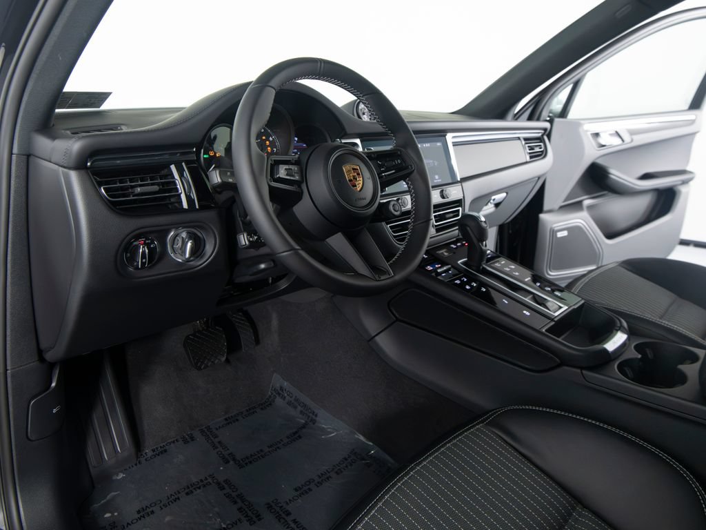 New 2026 Porsche Macan Turbo AWD/4WD image 4