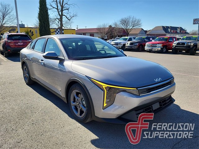 New 2025 Kia K4 LXS