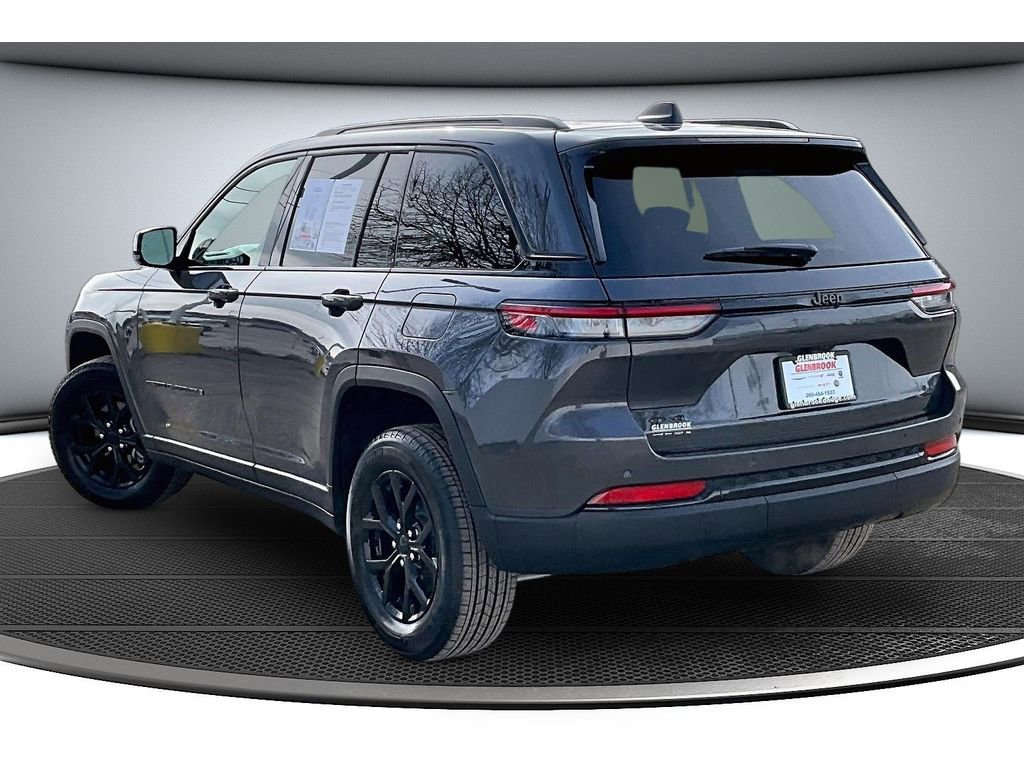 Certified 2025 Jeep Grand Cherokee Altitude image 2