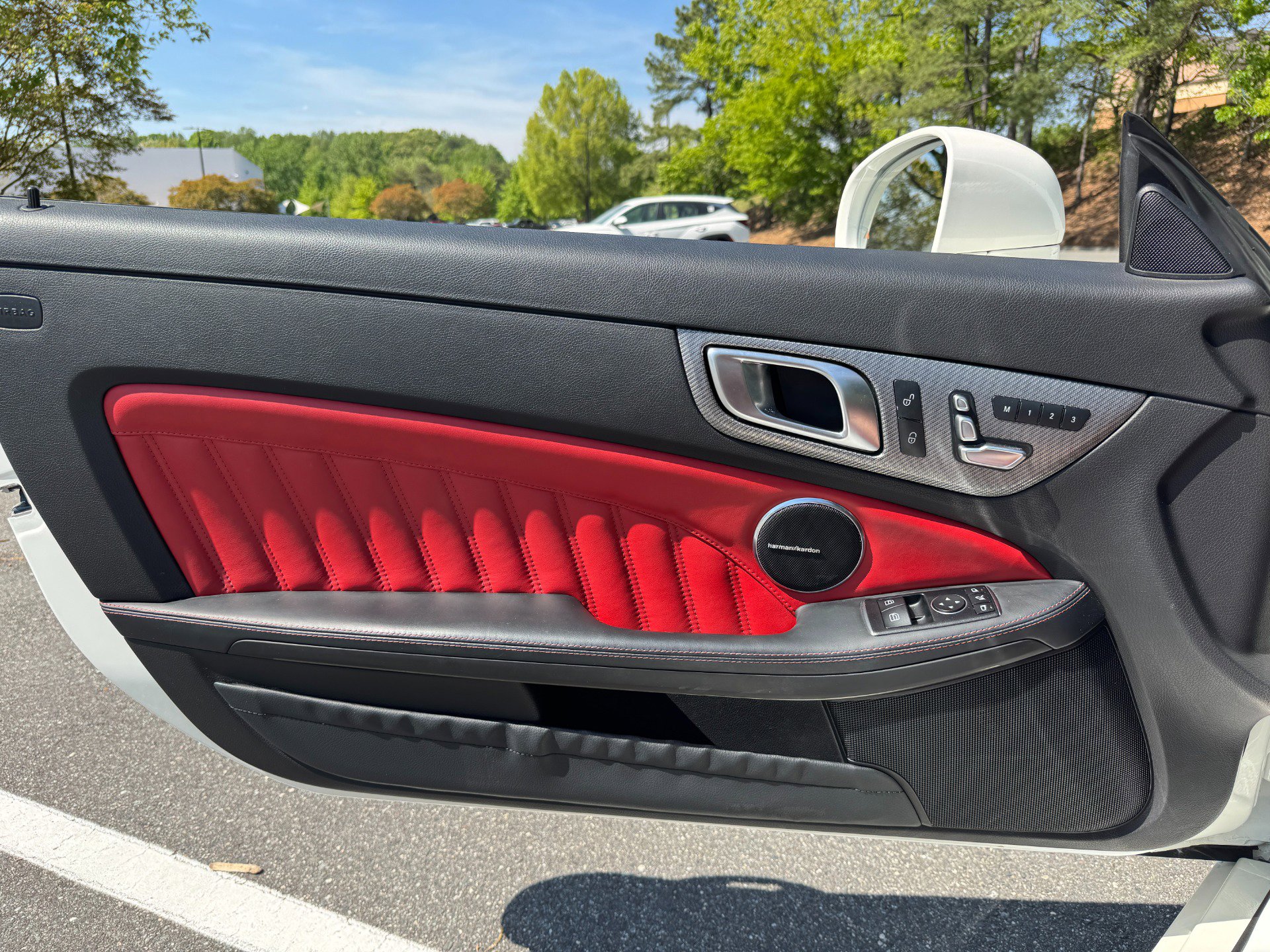 Used 2020 Mercedes-Benz SLC 300 image 24
