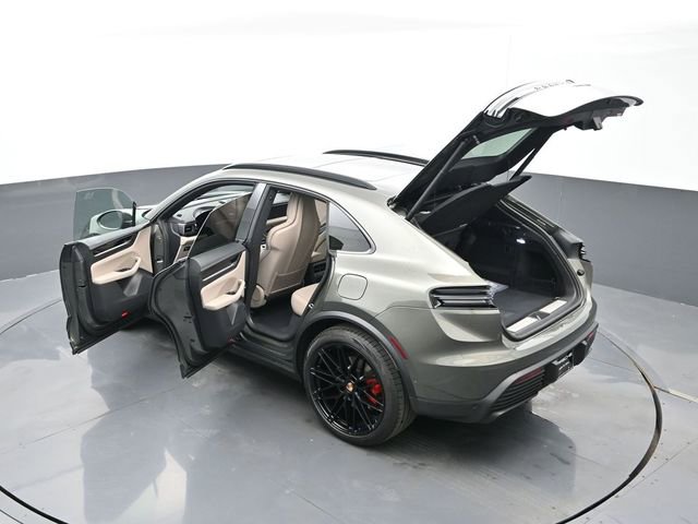 New 2025 Porsche Macan 4S Electric image 30