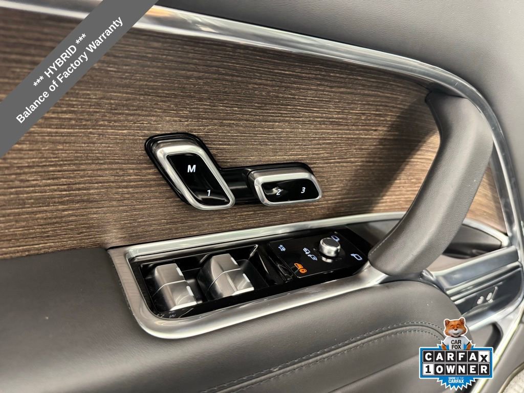 Used 2025 Land Rover Range Rover Autobiography AWD/4WD image 11