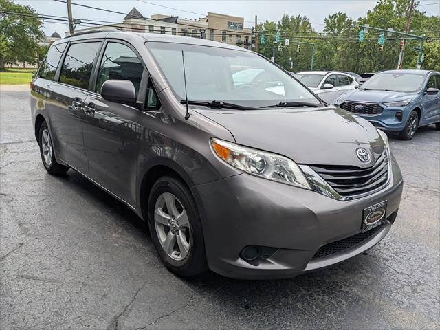 Used 2011 Toyota Sienna LE w/ Towing Pkg FWD image 6