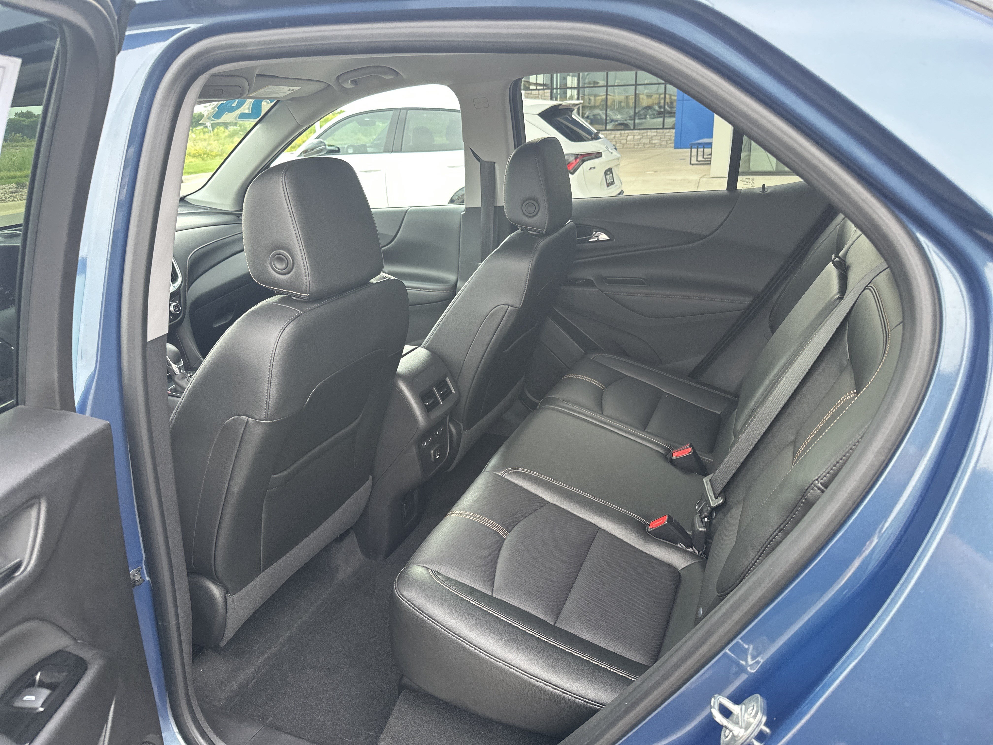 Used 2024 Chevrolet Equinox Premier FWD image 29