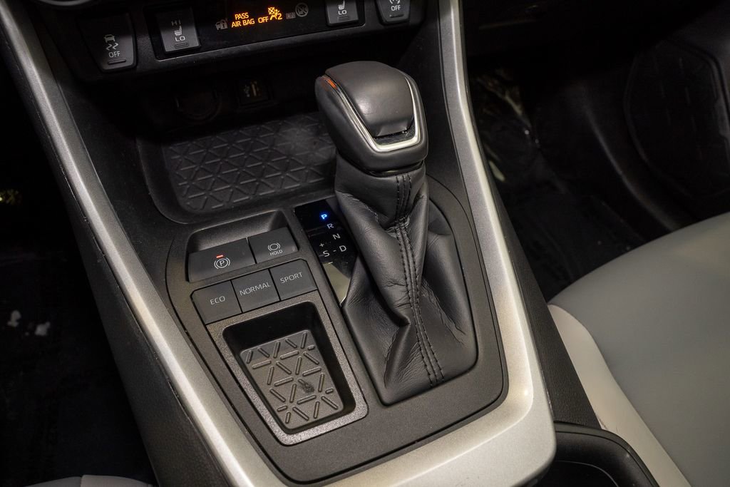 Used 2024 Toyota RAV4 XLE Premium image 18