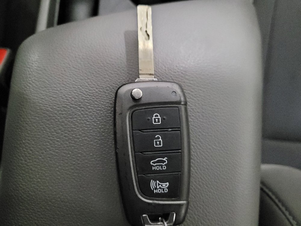 Used 2021 Hyundai Elantra SE w/ Cargo Package FWD image 32