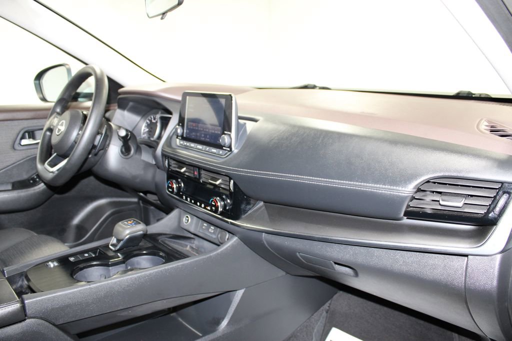 Used 2022 Nissan Rogue SV image 23