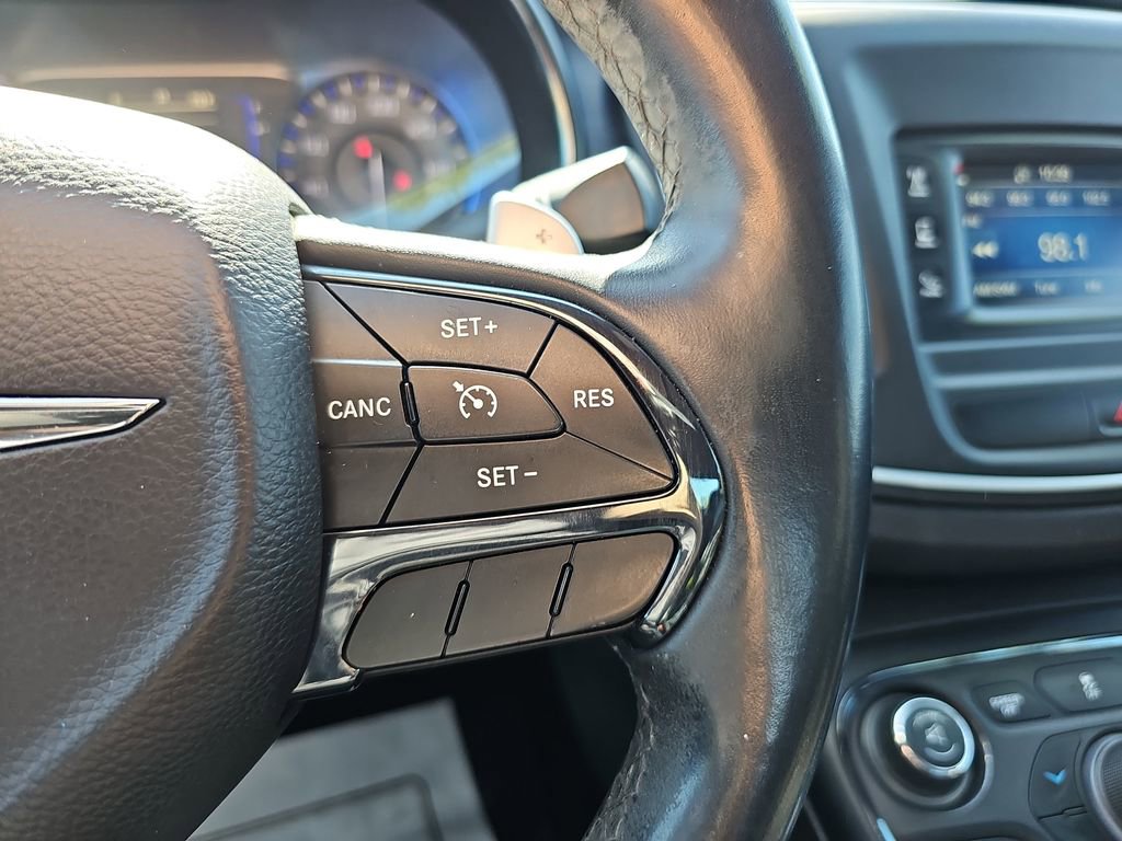 Used 2015 Chrysler 200 S image 22