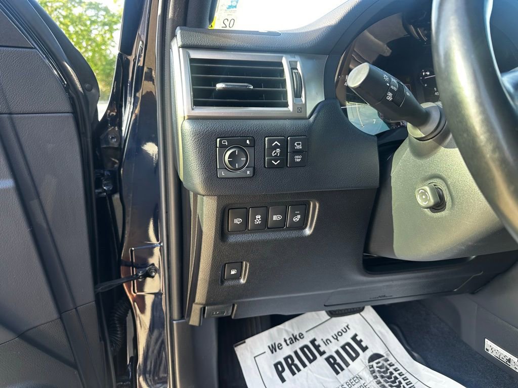 Used 2020 Lexus GX 460 Luxury w/ Luxury Sport Package AWD/4WD image 8