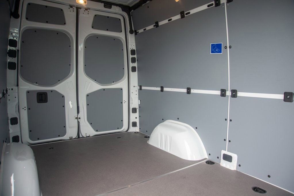 Used 2025 Mercedes-Benz Sprinter 2500 image 36