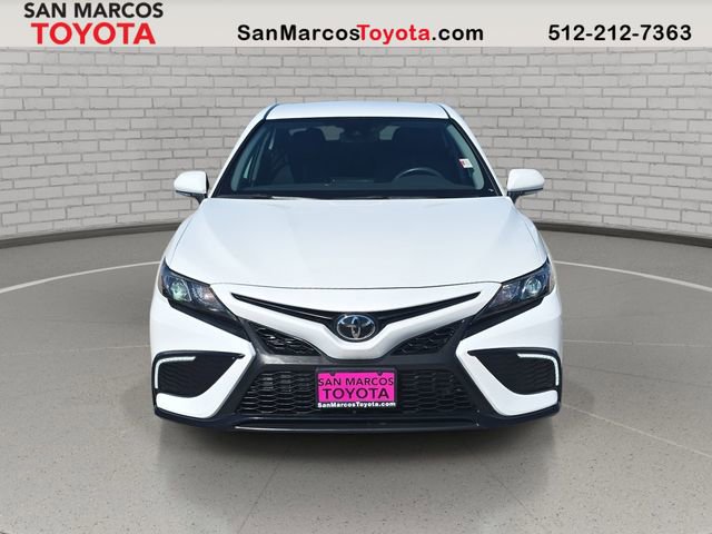 Used 2024 Toyota Camry SE image 2