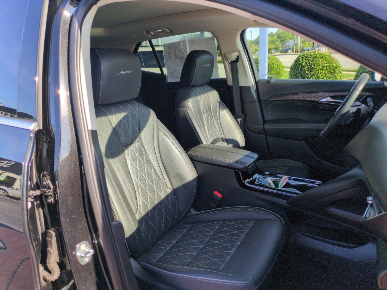 Used 2023 Buick Envision Avenir FWD image 28