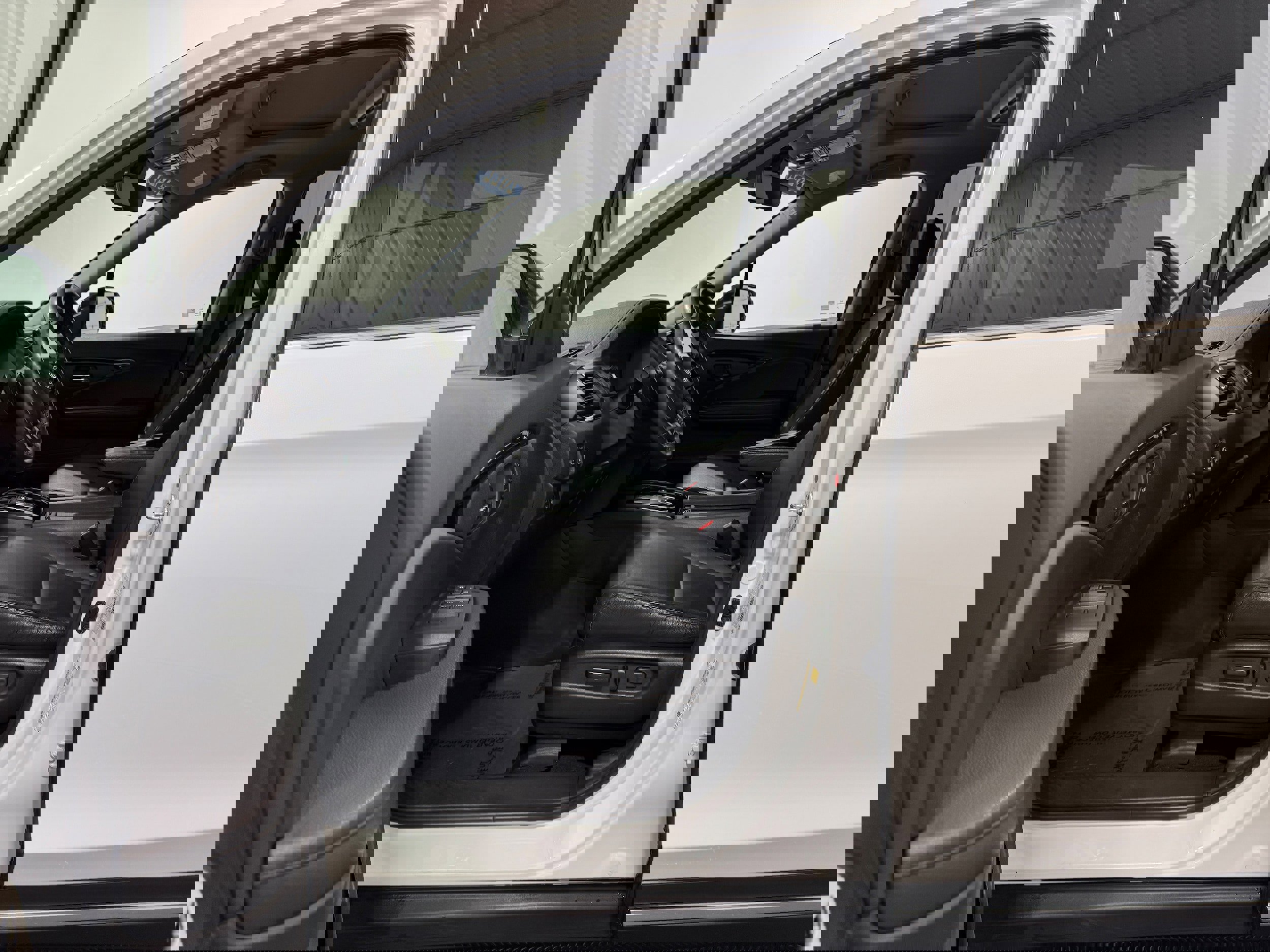 Used 2022 Honda Pilot Touring image 4