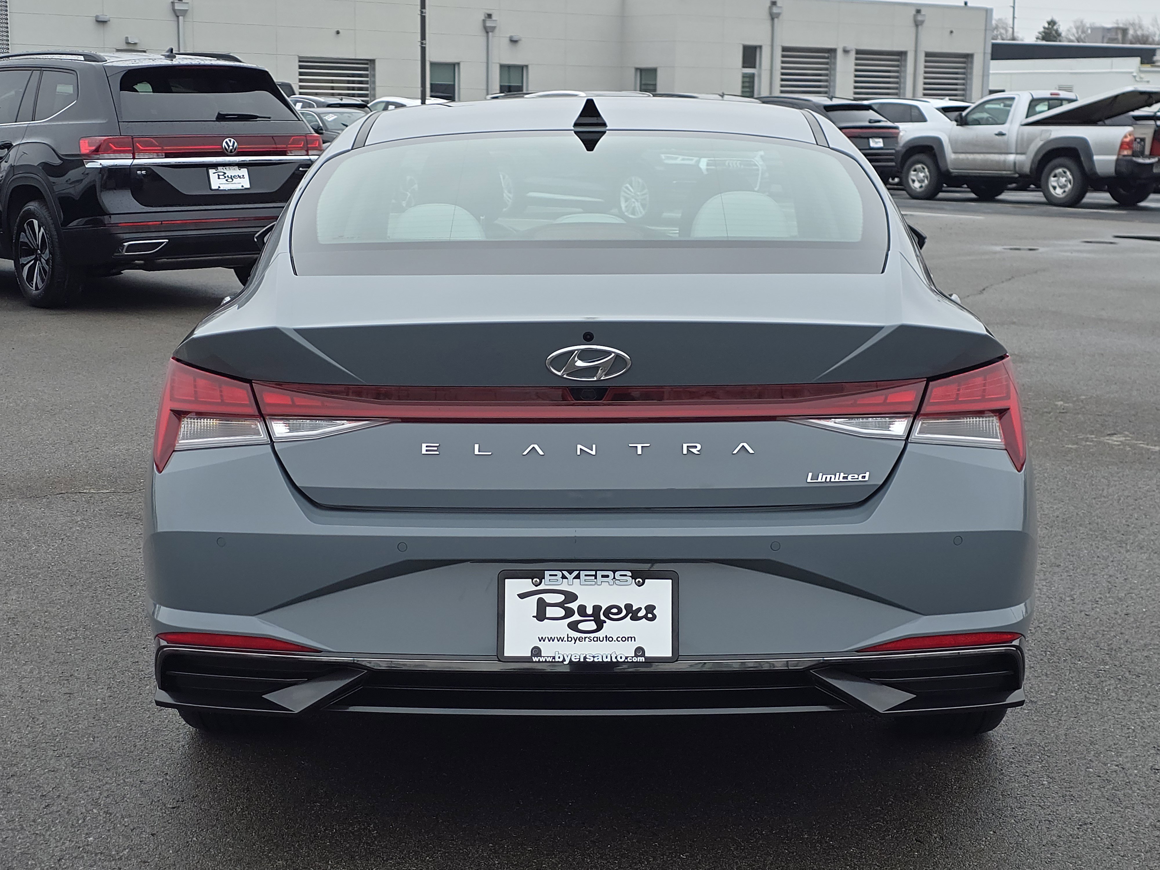 Used 2022 Hyundai Elantra Limited w/ Cargo Package image 6