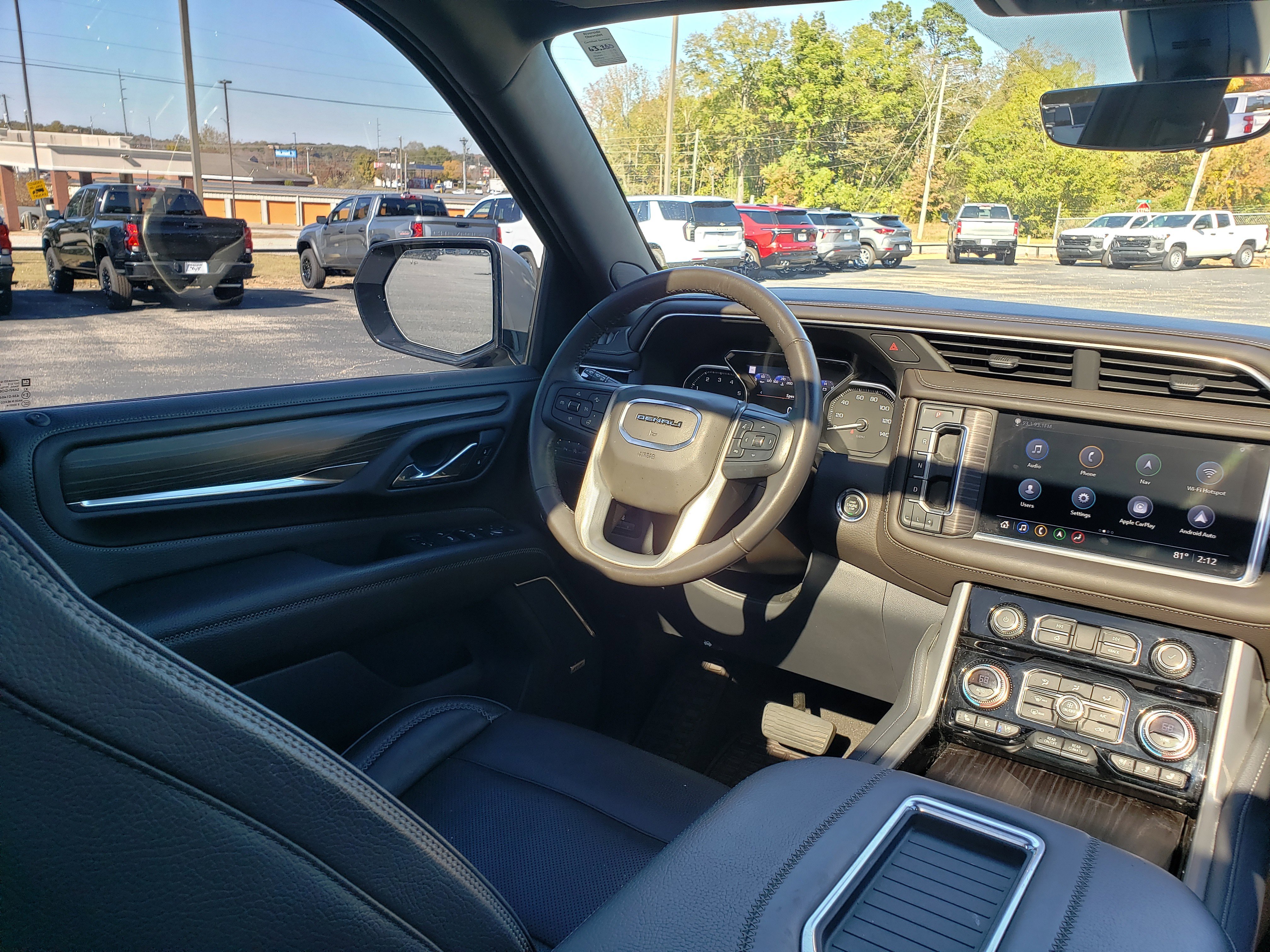 Used 2021 GMC Yukon Denali w/ Denali Premium Package image 36