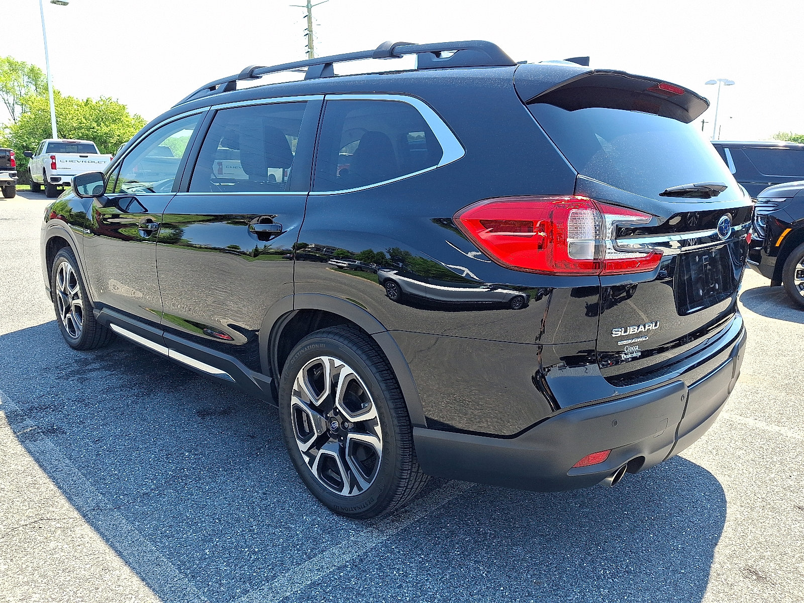 Used 2023 Subaru Ascent Limited w/ Technology Package AWD/4WD image 5
