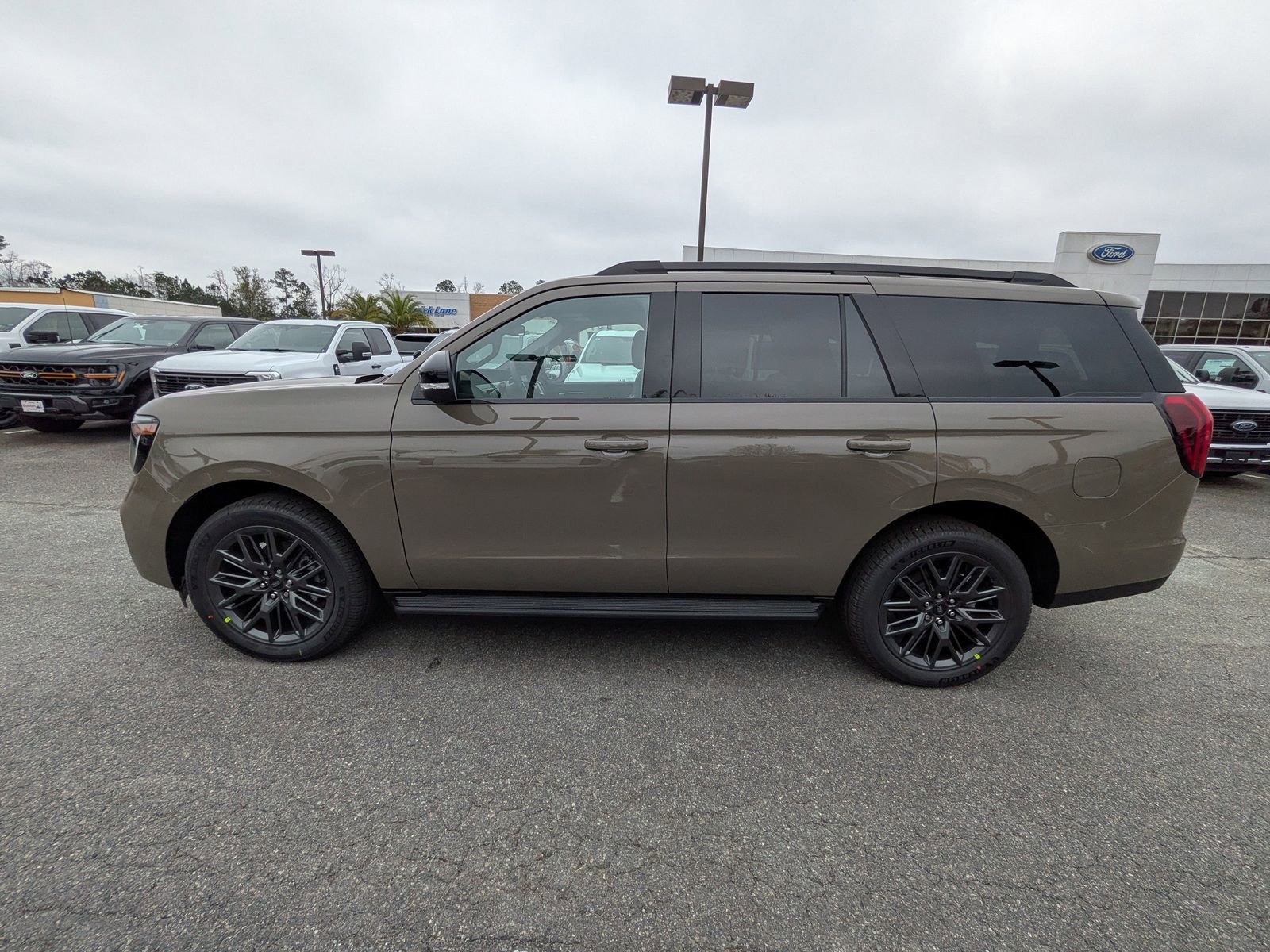 New 2026 Ford Expedition Platinum w/ Stealth Appearance Package image 7