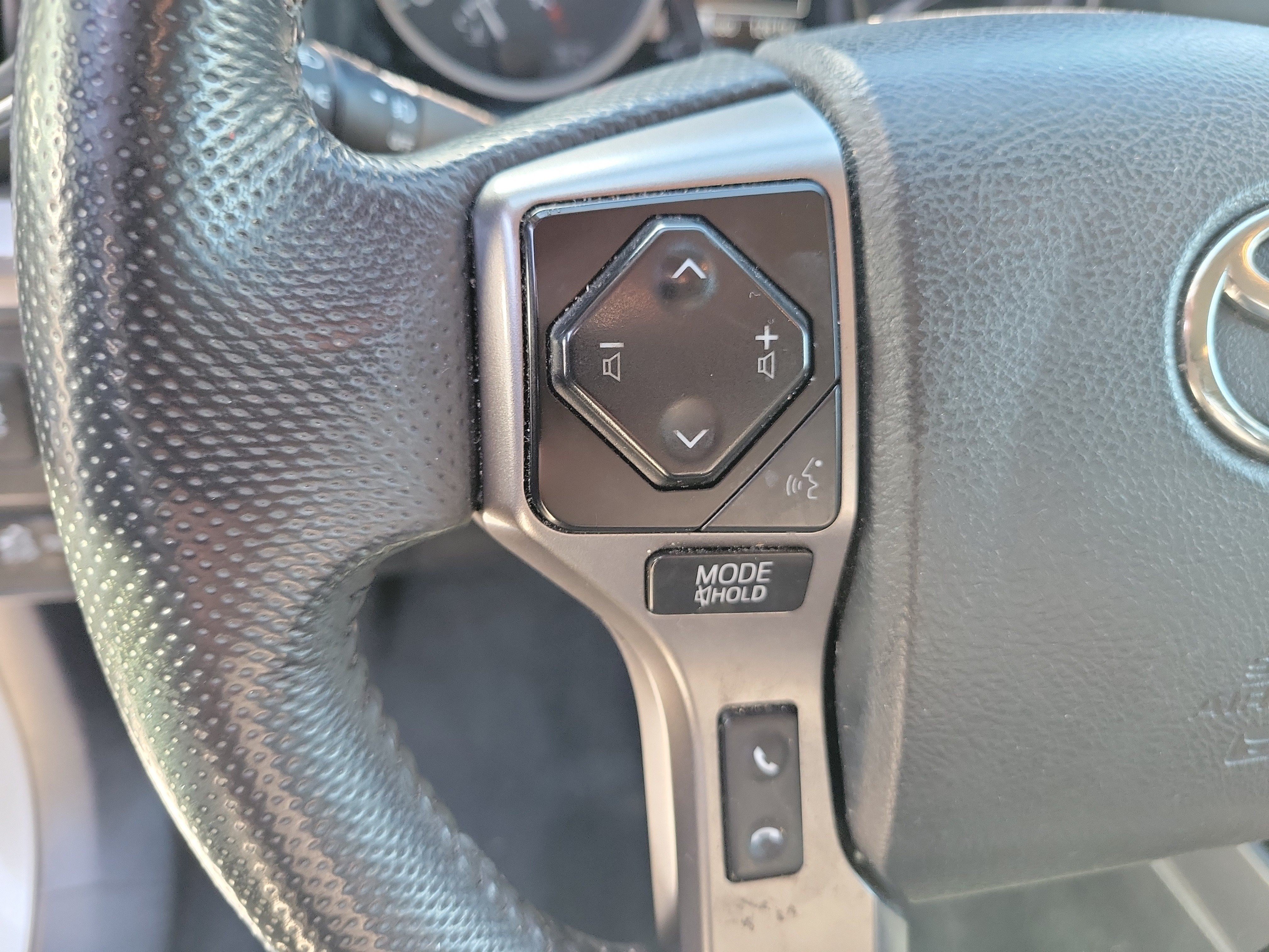 Used 2023 Toyota Tacoma SR5 w/ Technology Package RWD image 26