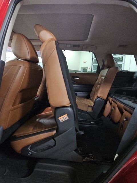 Used 2023 Nissan Pathfinder Platinum w/ Cargo Package AWD/4WD image 34