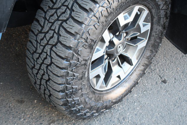 Certified 2019 Toyota Tacoma TRD Off-Road image 11