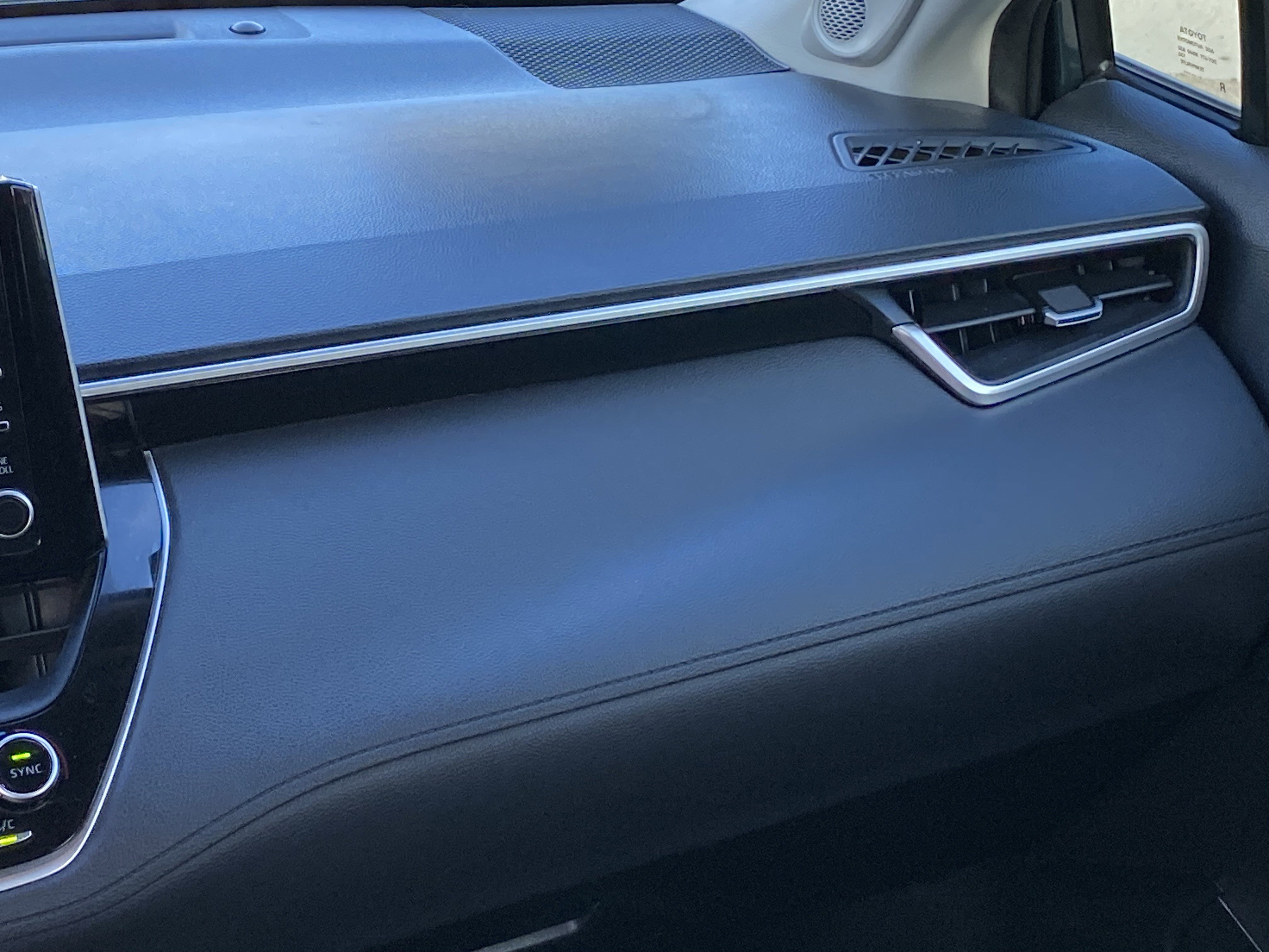 Used 2022 Toyota Corolla Cross XLE image 22