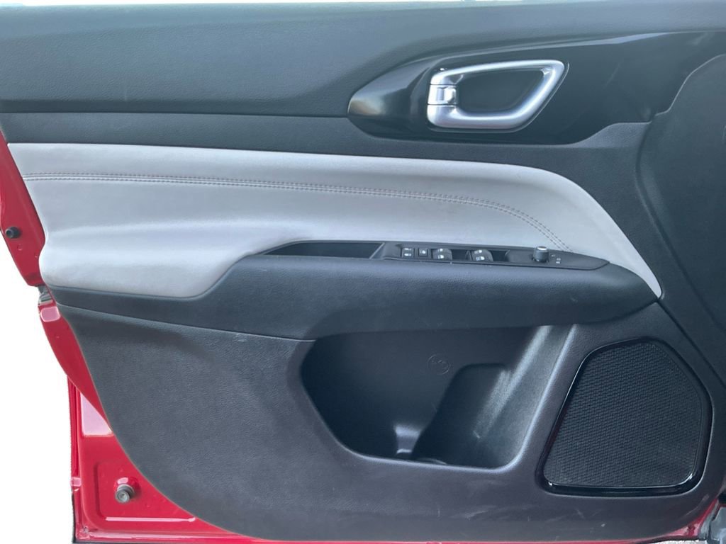 Used 2024 Jeep Compass Limited image 23