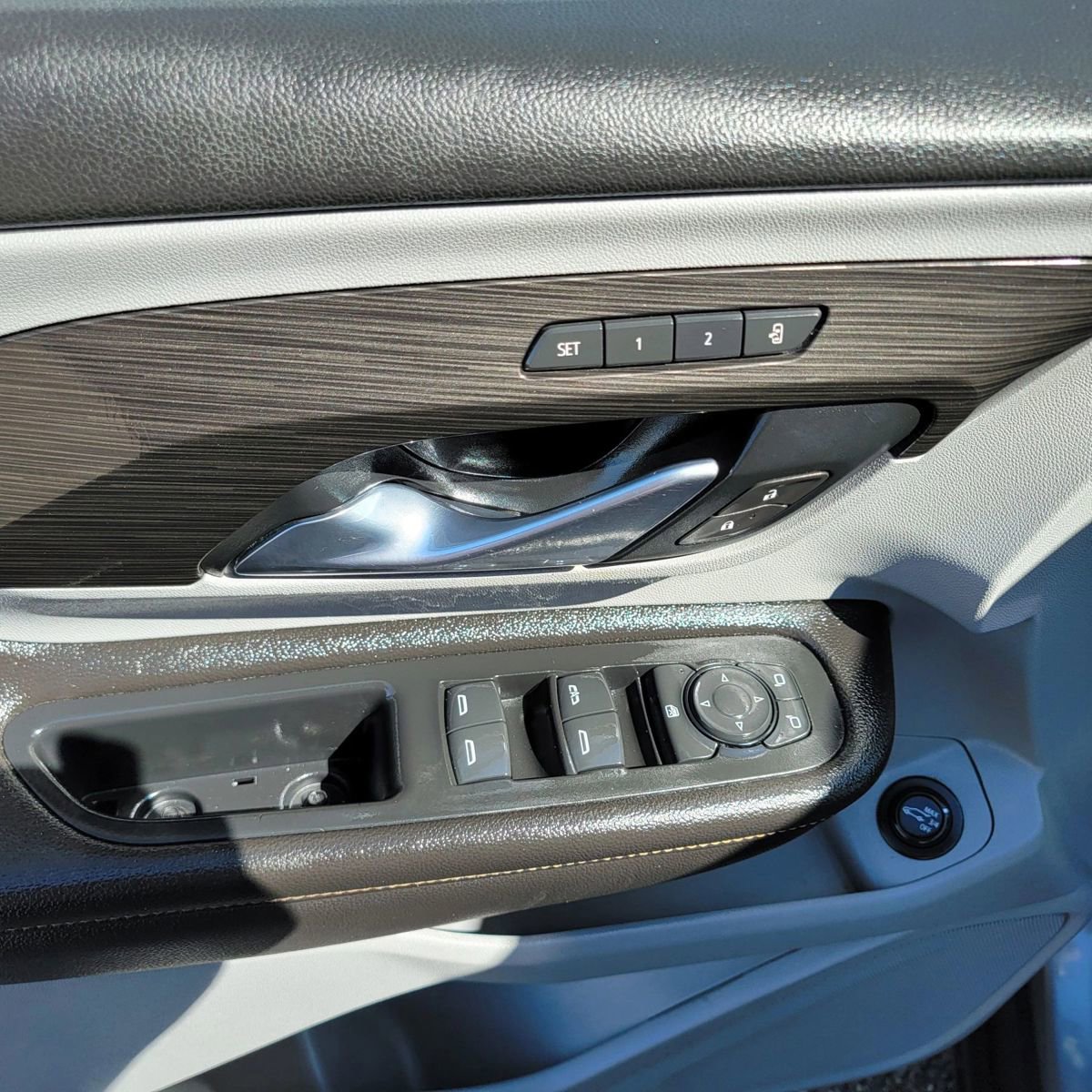 Used 2021 GMC Terrain SLT image 22