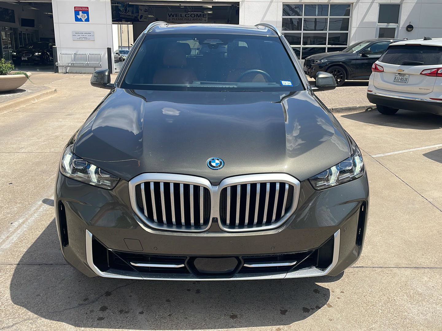Certified 2025 BMW X5 xDrive50e AWD/4WD image 3