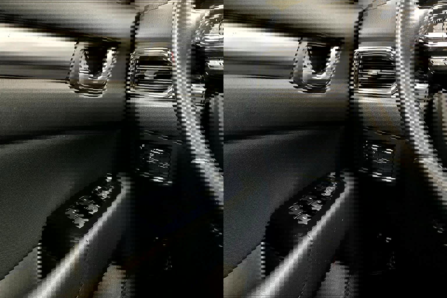 Used 2019 MAZDA CX-5 Sport image 35