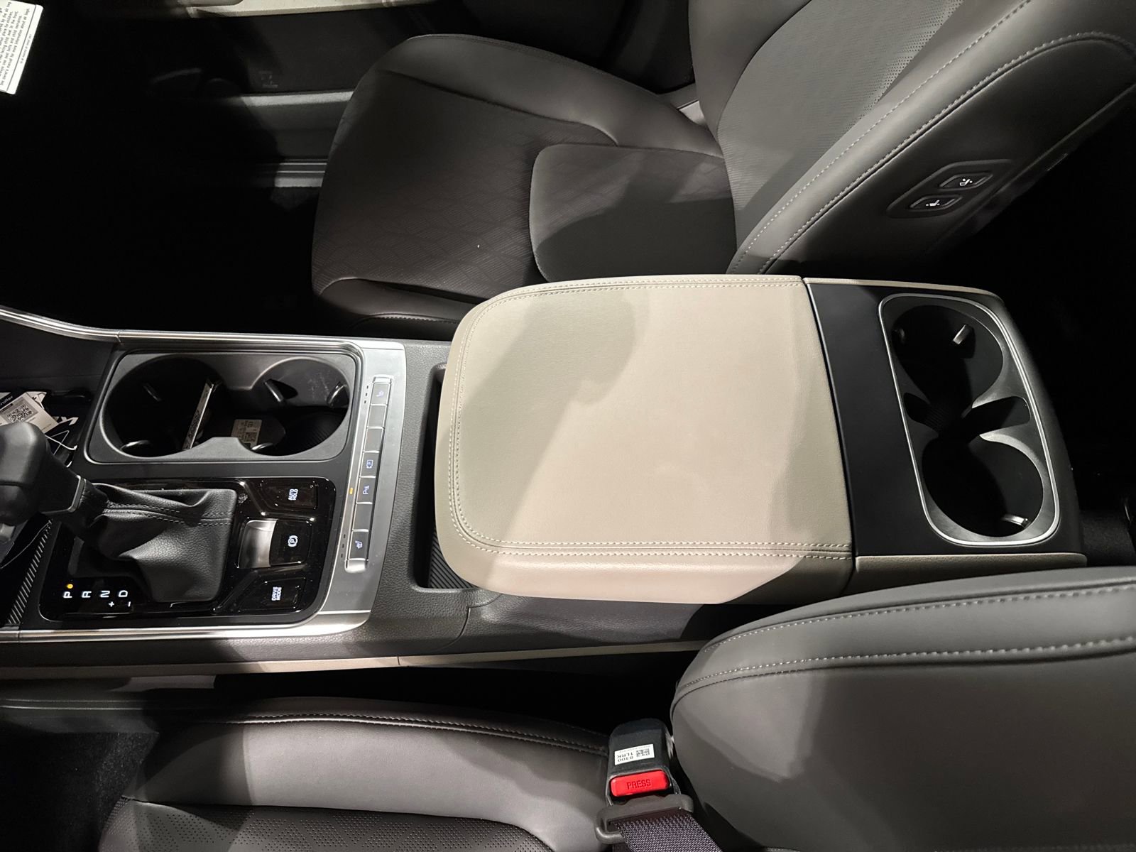 New 2026 Kia Carnival EX FWD image 21