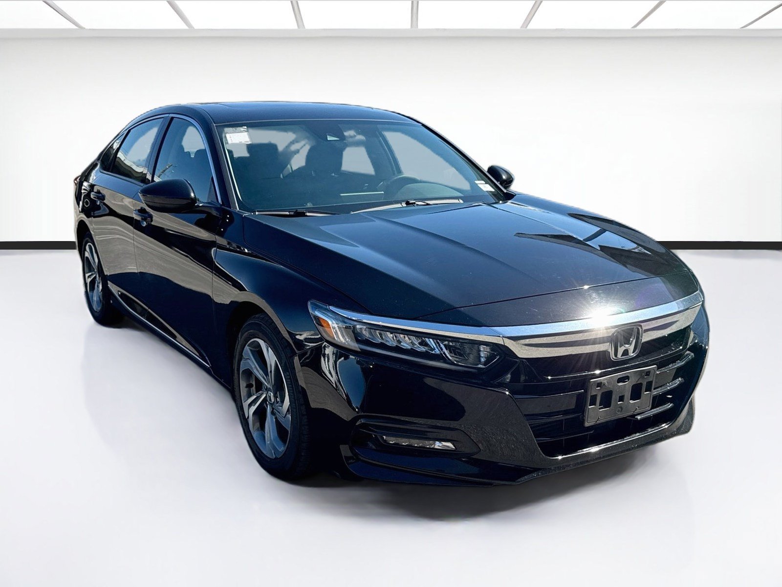 Used 2018 Honda Accord EX image 3