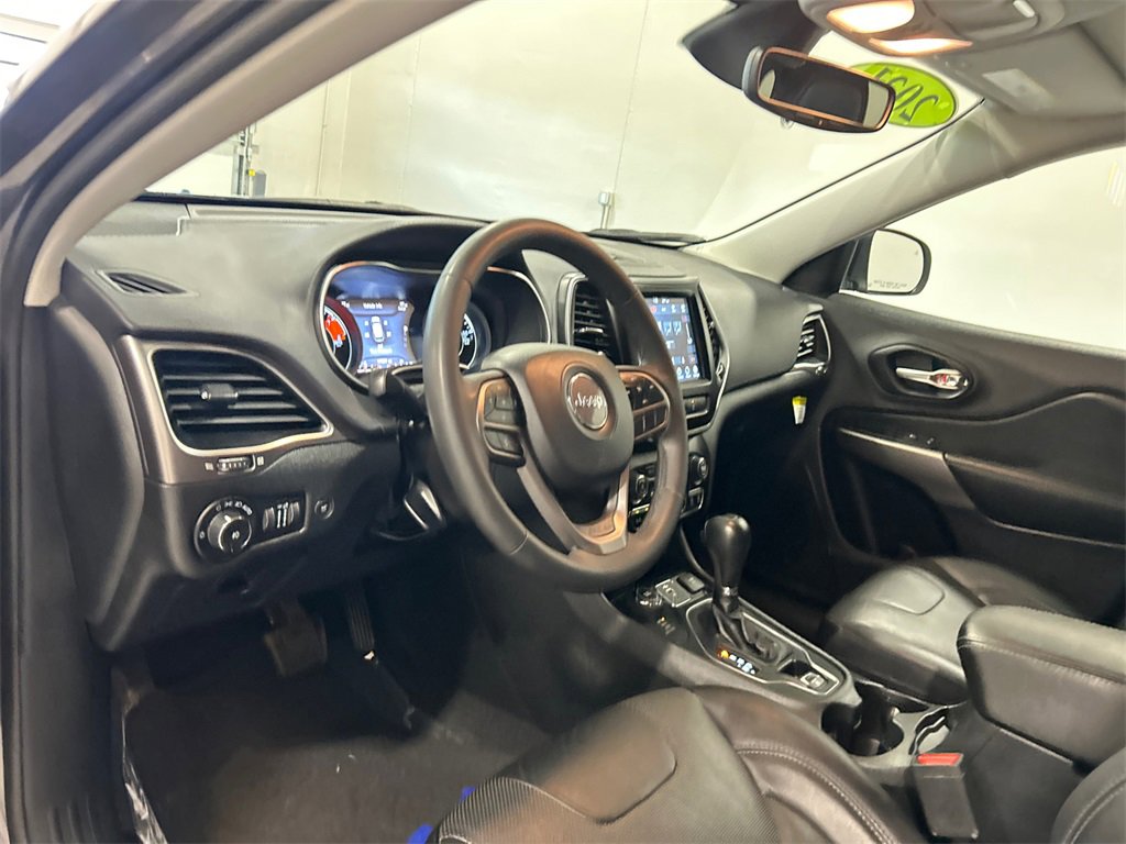 Used 2021 Jeep Cherokee Latitude Lux w/ Comfort/Convenience Group image 18