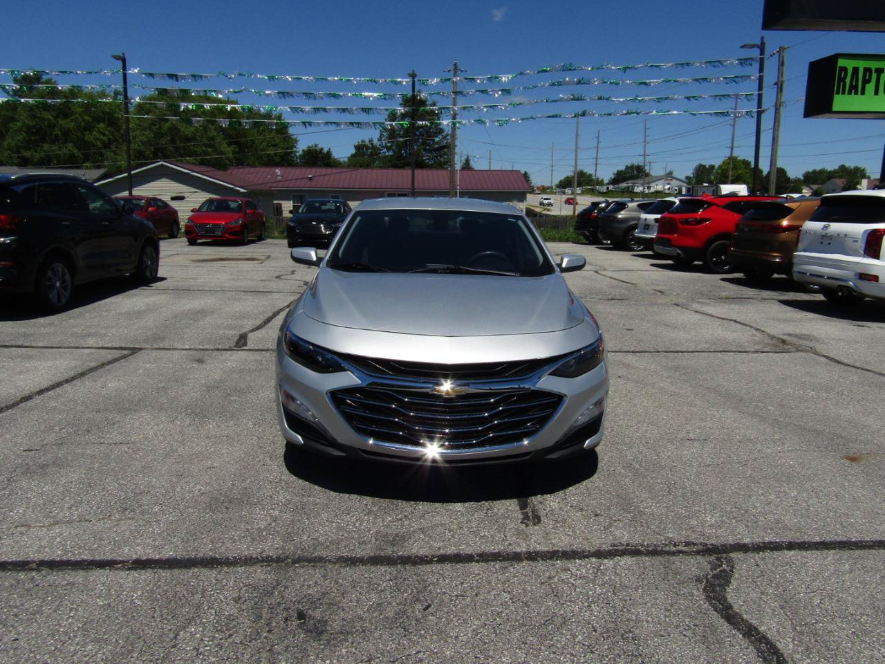 Used 2020 Chevrolet Malibu LT FWD image 2