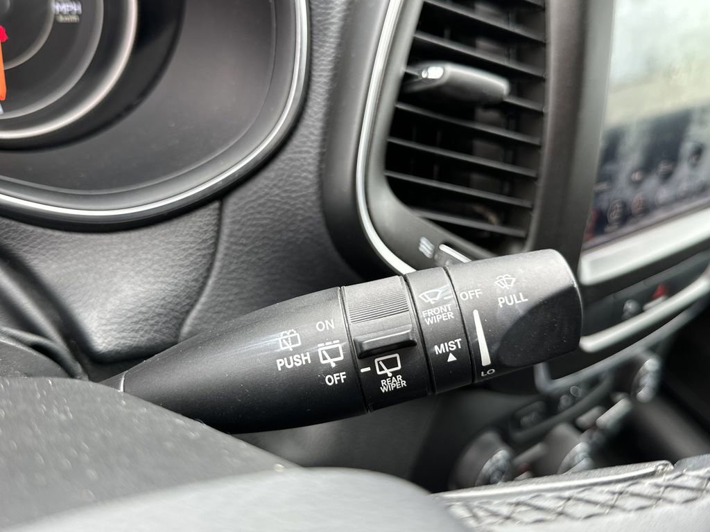 Used 2019 Jeep Cherokee Trailhawk image 22