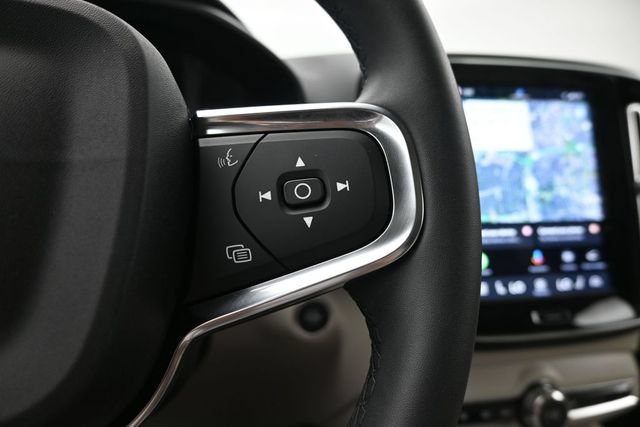 Used 2023 Volvo XC40 B5 Ultimate w/ Protection Package Premier AWD/4WD image 25