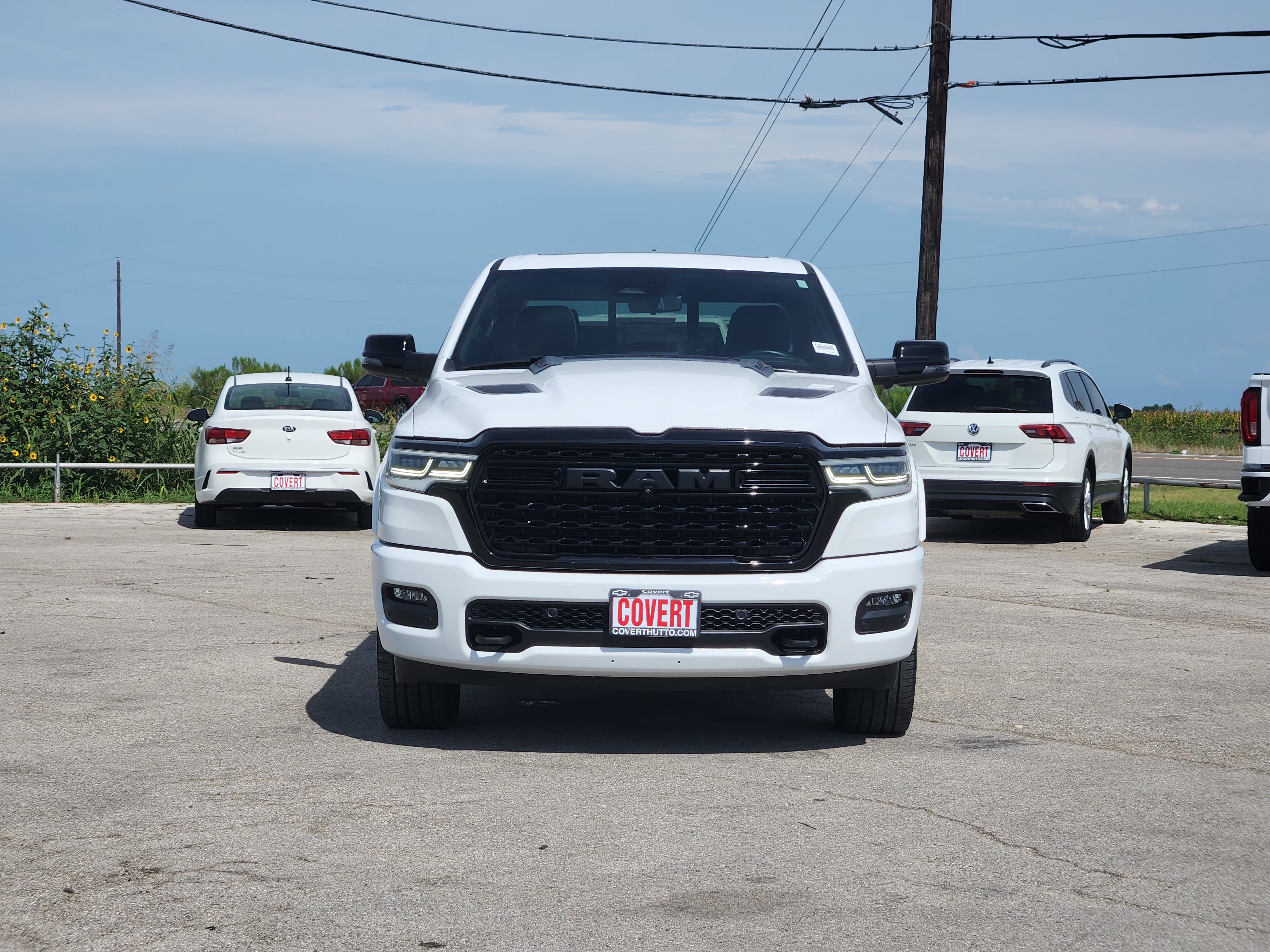Used 2025 RAM 1500 Limited AWD/4WD image 2