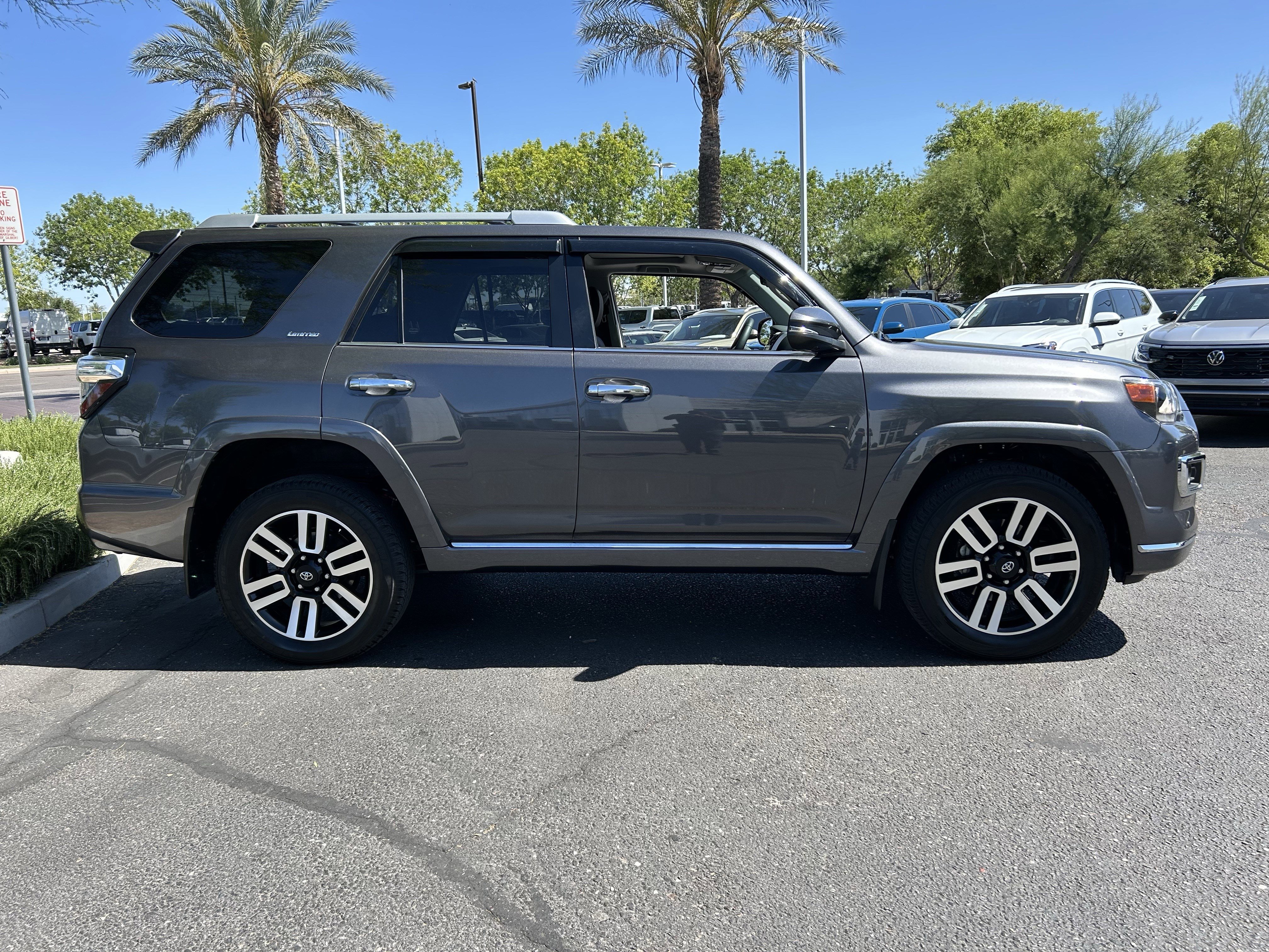 Used 2022 Toyota 4Runner Limited AWD/4WD image 5