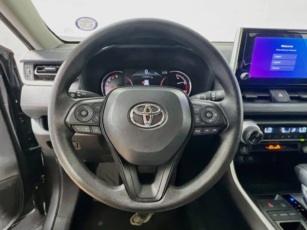 Used 2025 Toyota RAV4 XLE FWD image 15