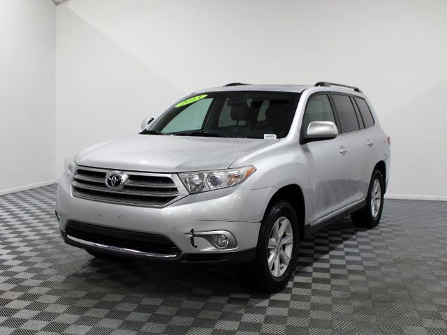 Used 2013 Toyota Highlander SE AWD/4WD image 2